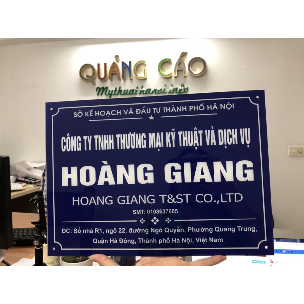 Biển Công ty bằng mica KT 25 x 35cm