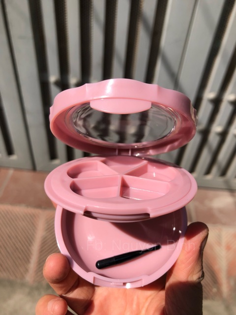 Khay Đựng Son 5 Ngăn Có Gương (Kèm Cọ Mini)