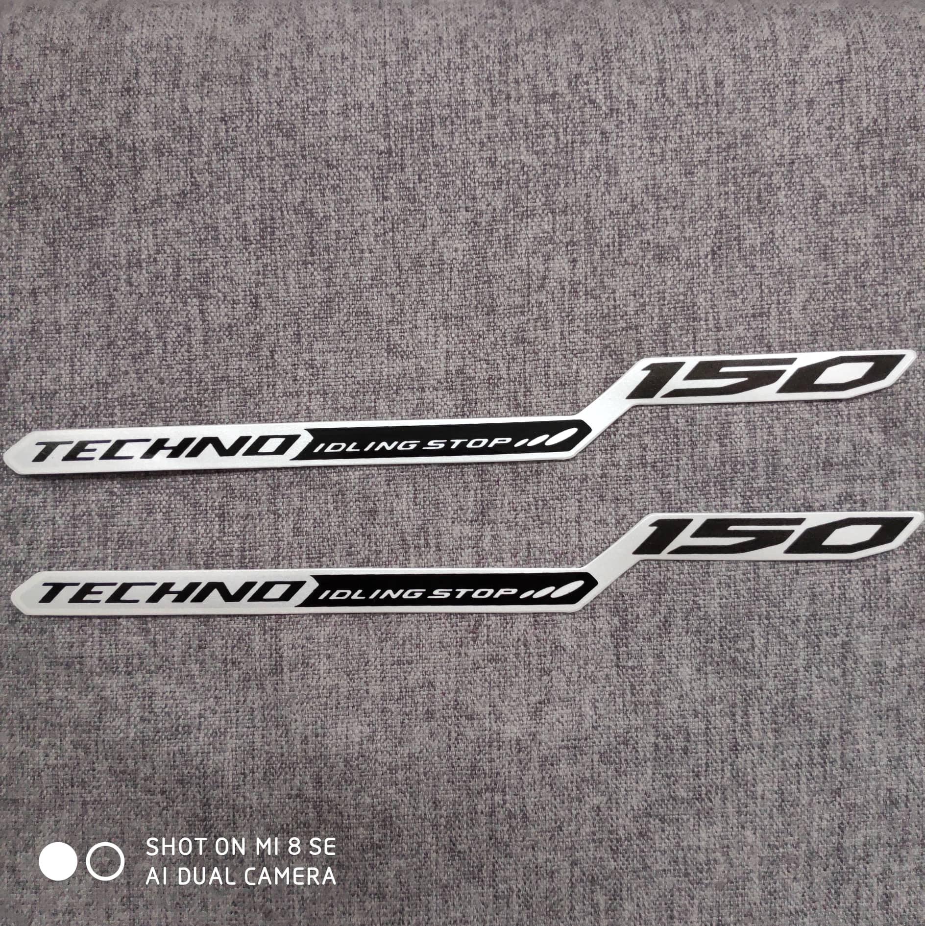 TEM TECHNO TRANG TRÍ XE VARIO 150 (MÀU ĐEN)(2 TEM)