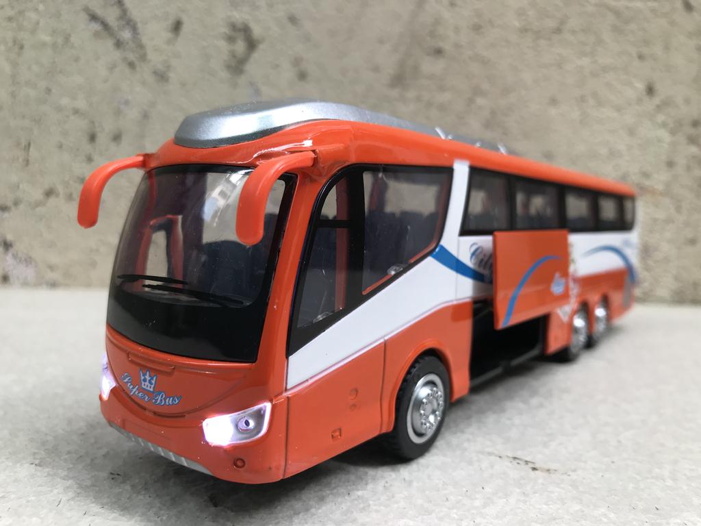 Mô hình xe Khách Universe 47 chổ ngồi