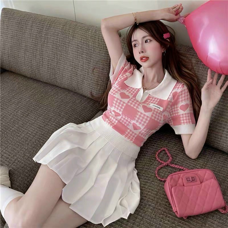 Áo len croptop sọc caro tim cổ bẻ