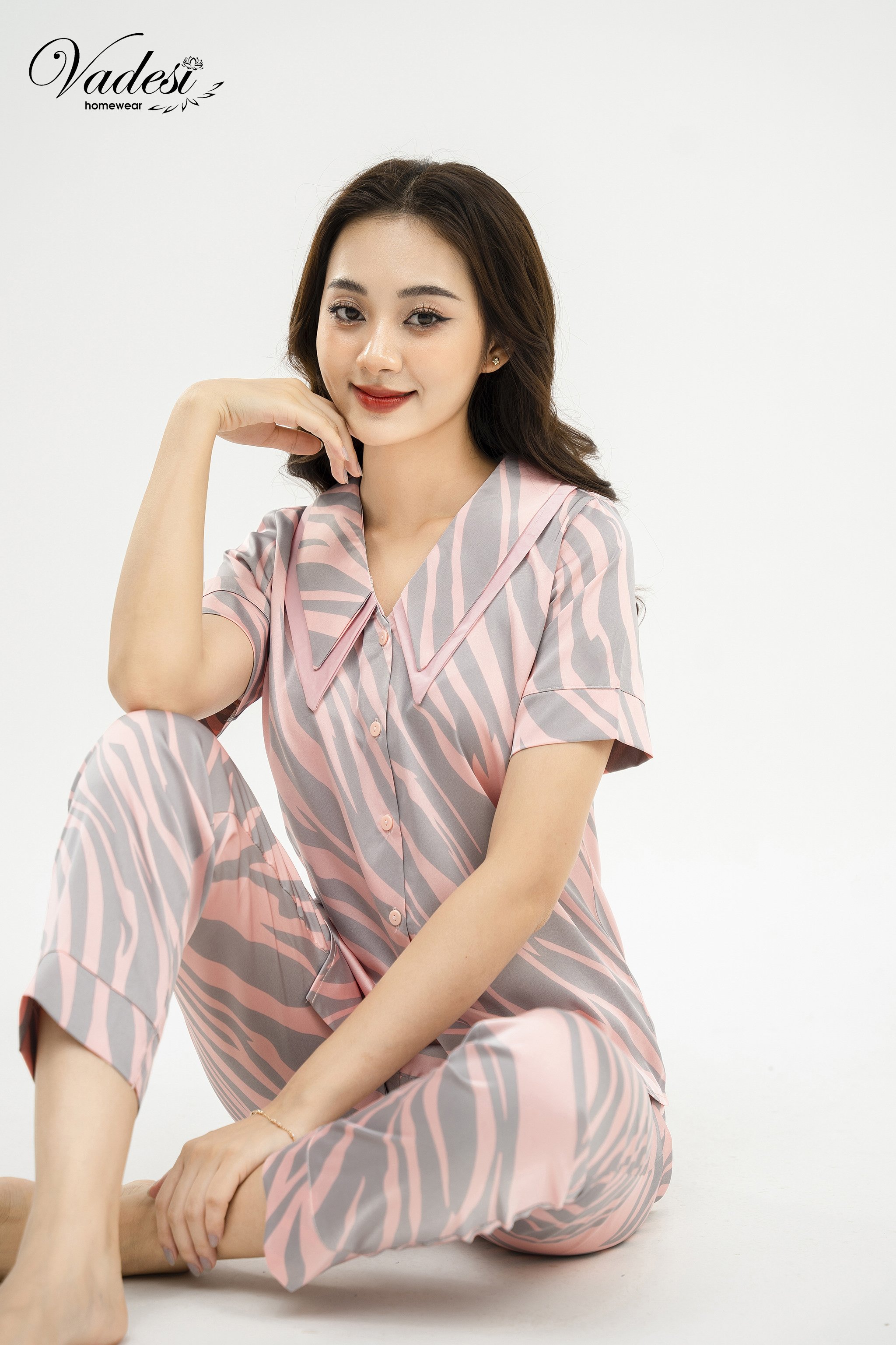 Đồ bộ ngủ pijama nữ vadesi quần dài tay cộc cổ sen 2 lớp lụa hàn cao cấp mặc nhà mềm mịn thấm hút thoáng mát