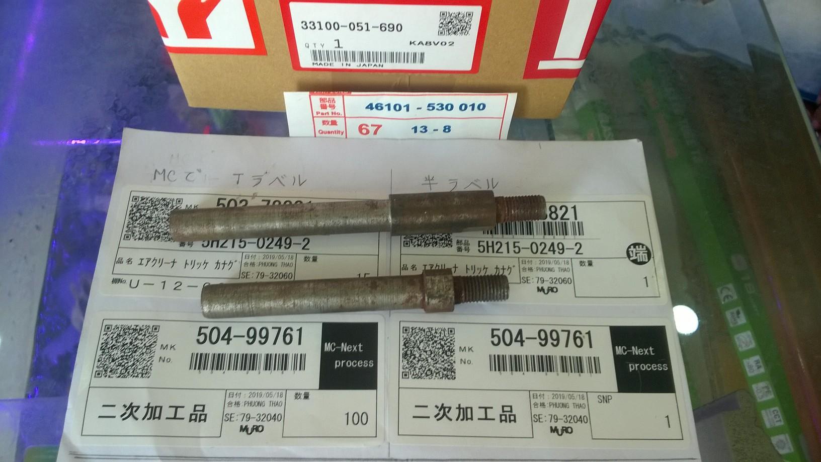 Cặp 2 gác chân sau và cao su hm hàng gia công cho xe 67-68-72 đi pô vắt