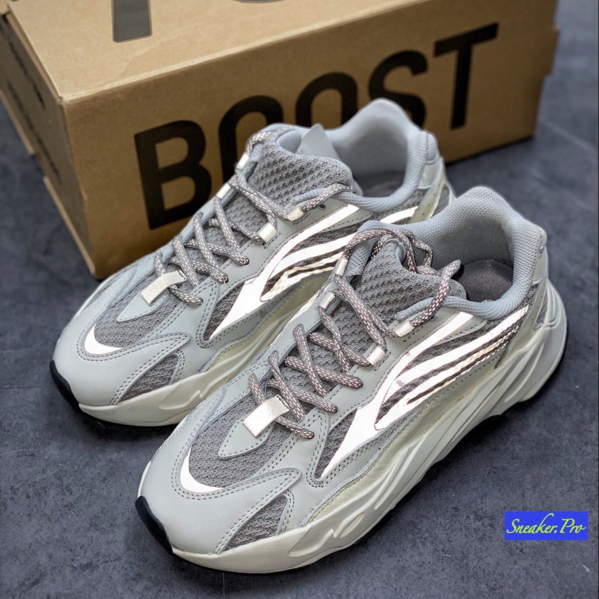 Giày thể thao phản quang YEEZY BOOST 700 static dành cho nam nữ