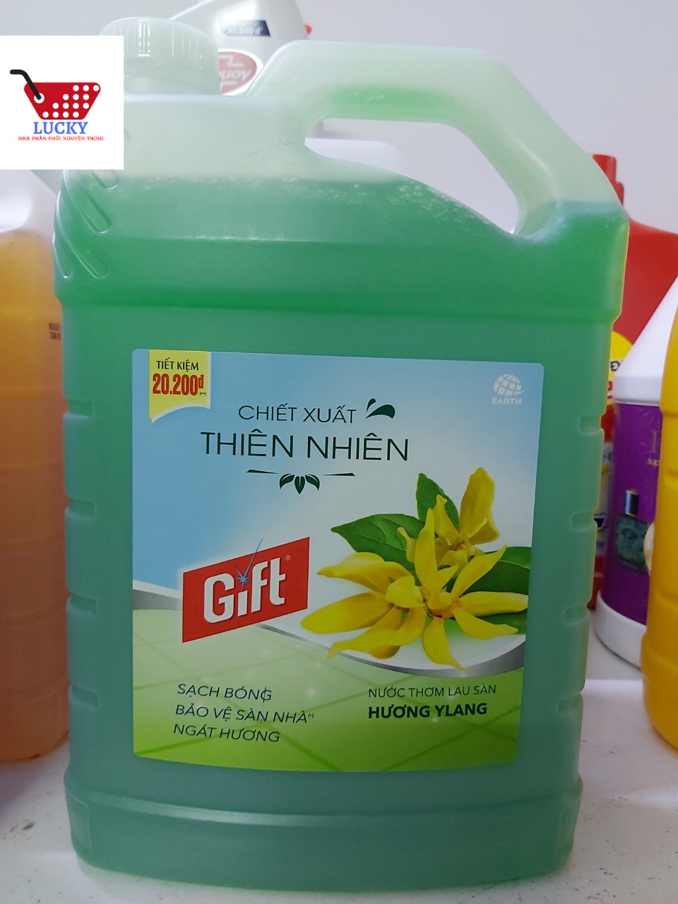 [HCM] Nước lau sàn Gift 3.8kg /can - Hồng SAKURA