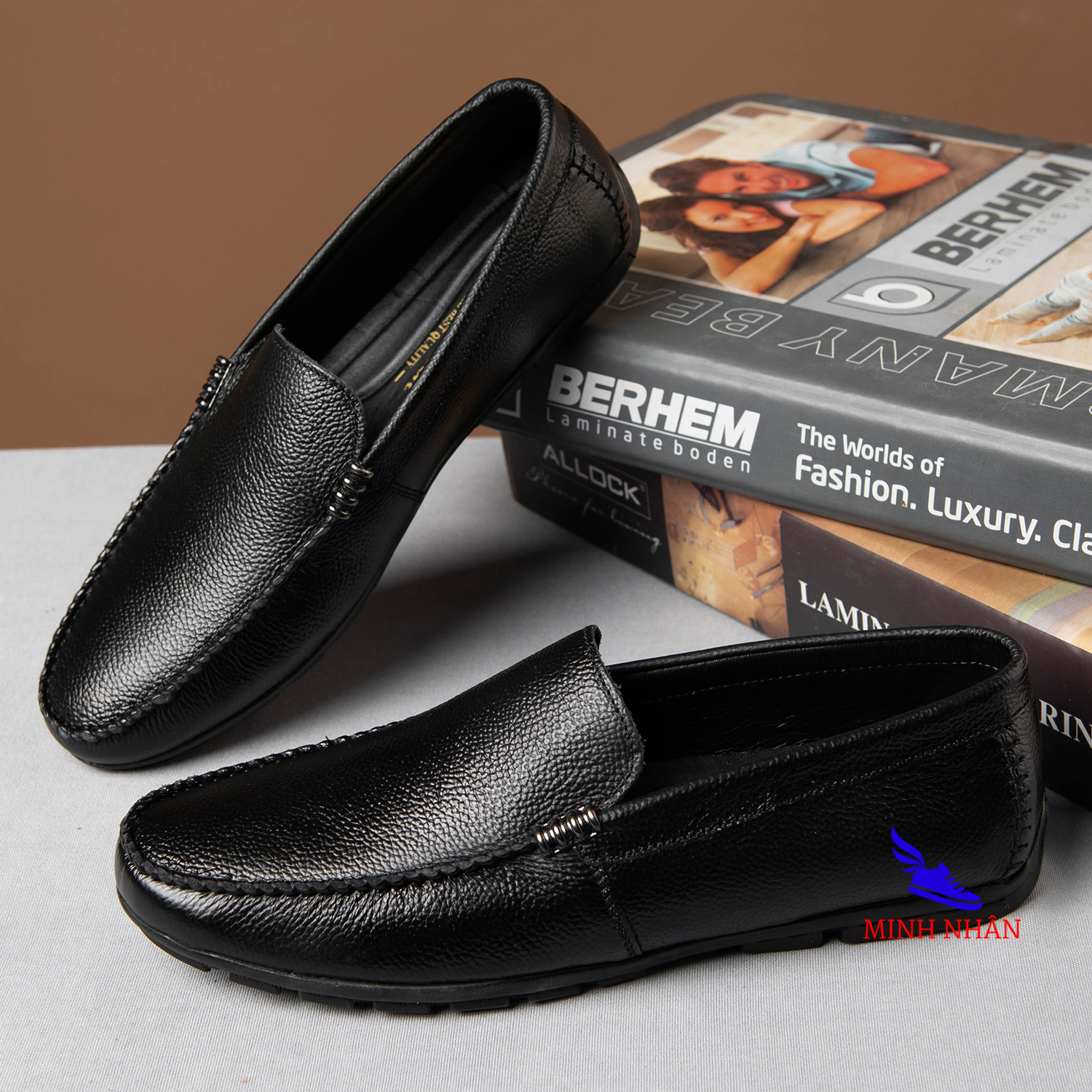 Giày da bò nam Giày mọi nam lười nam da bò giày đế bệt êm chân đơn giản hàng hiệu giá rẻ M-2 màu đen Genuine Leather Men Casual Shoes Brand 2021 Italian Men Loafers Moccasins Breathable Slip on Black Driving Shoes