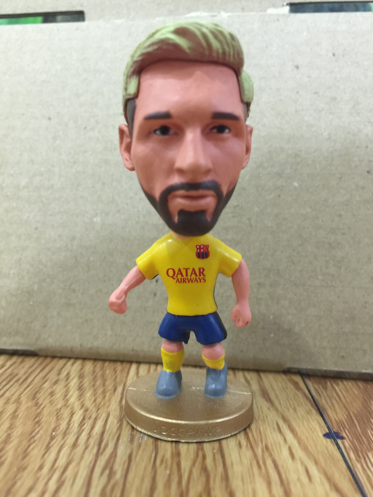 Statue player Ronaldo-Messi-gift friends