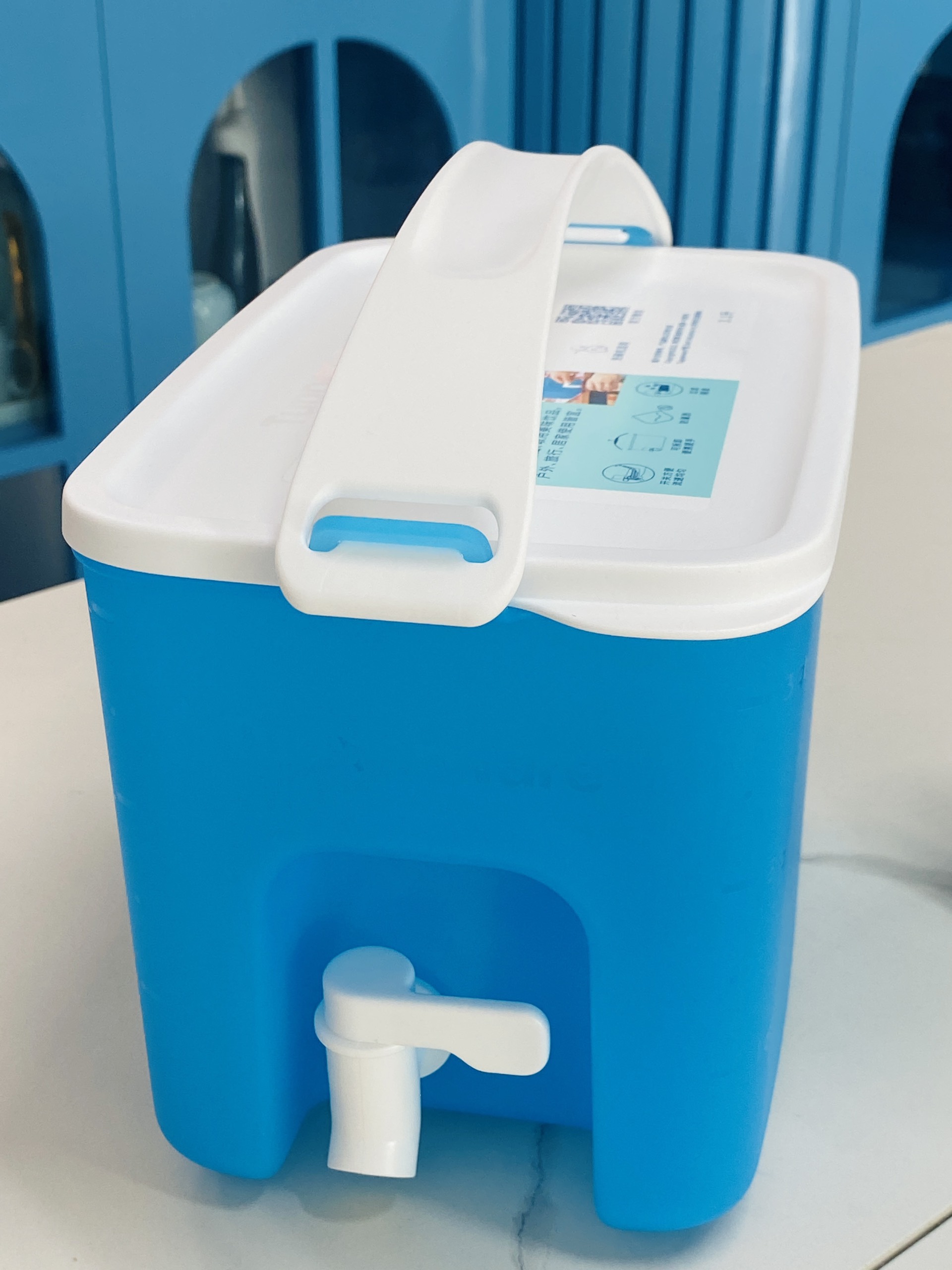 BÌNH NƯỚC TUPPERWARE CÓ VÒI 3.1L