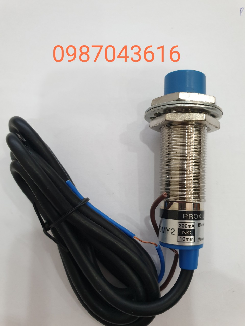 Cảm biến tiệm cận Omron phi 18 E2E- X10MY2 NC  90-250VAC