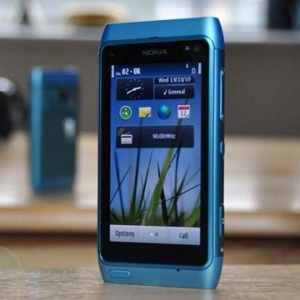 Điện thoại Nokia N8 cảm ứng