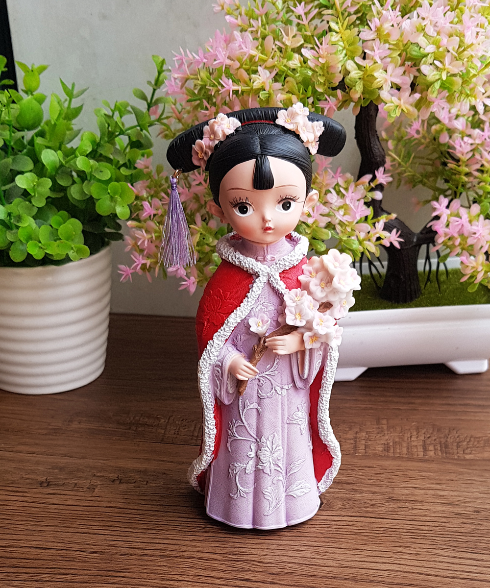 [HCM]Tượng chibi thiếu nữ cầm nhành hoa cổ trang 3D