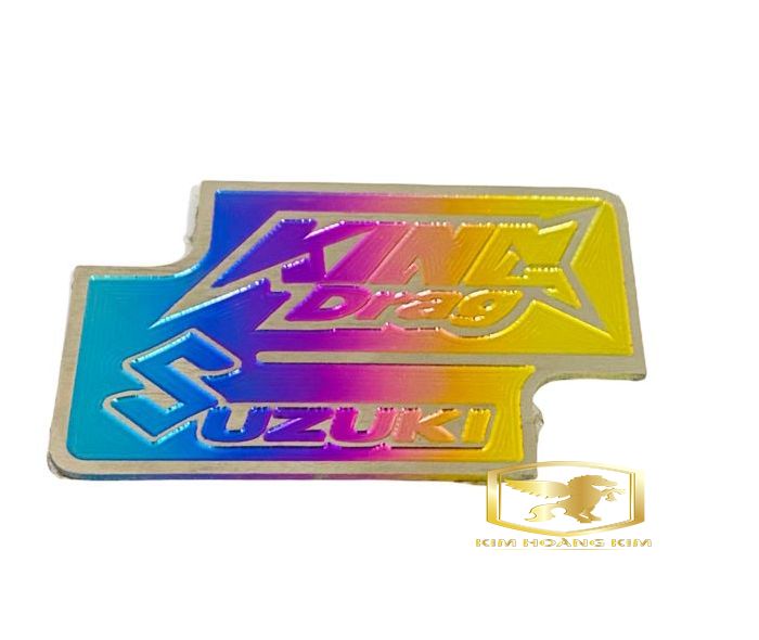 Tem Titanium 3D dán nắp dầu Raider,Satria chữ KINGDRAG