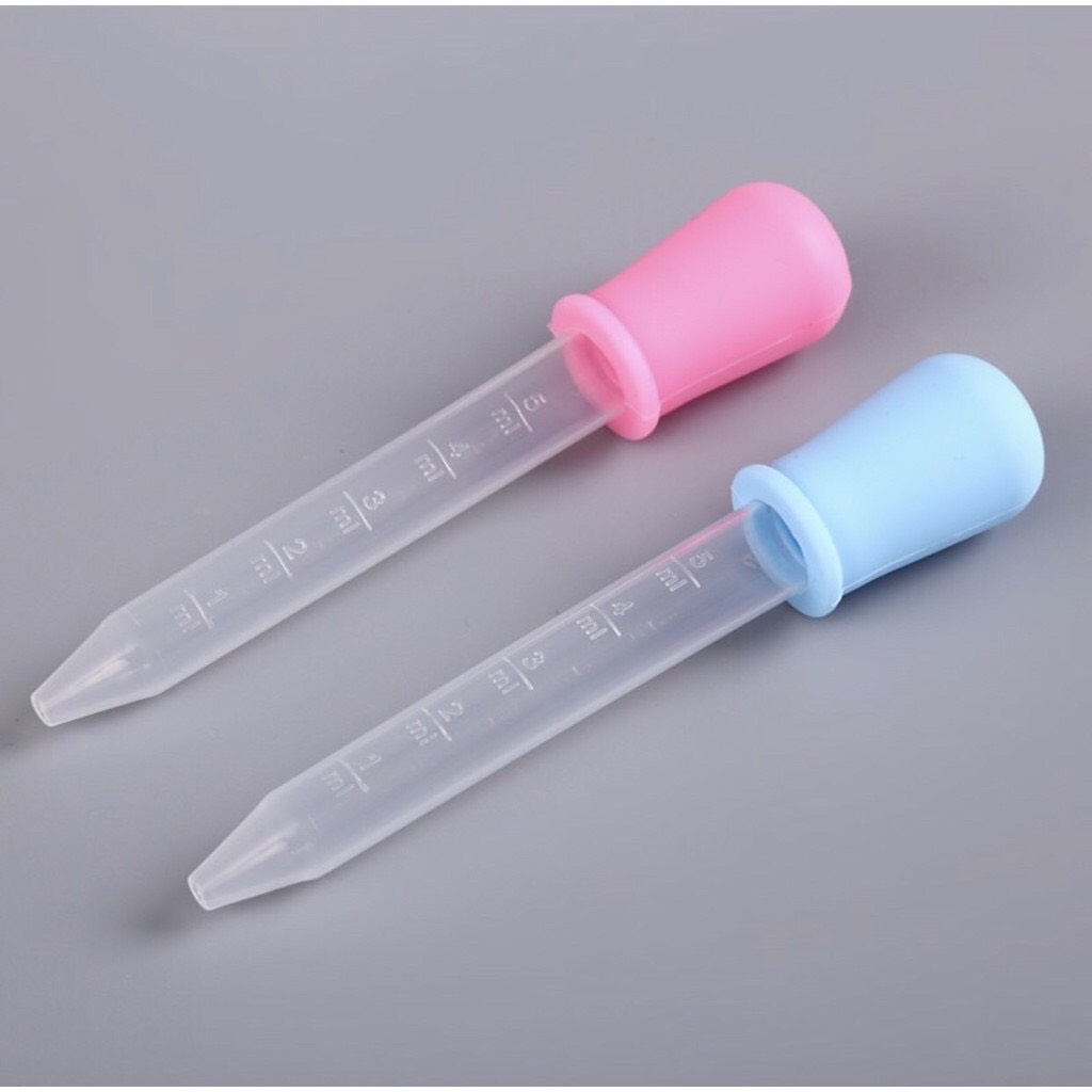 Ống hút, bón sữa cho bé