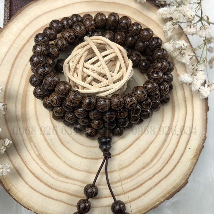 Tràng đeo tay 108 hạt gỗ mun vân lông công - Chuỗi đeo tay gỗ 108 hạt 6 ly - Vòng phong thủy quấn tay mang lại bình an và may mắn