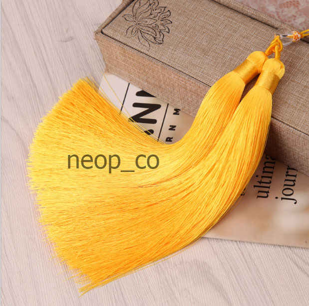 Đôi Tua Rua Trang Trí Mặt Ngọc Bội