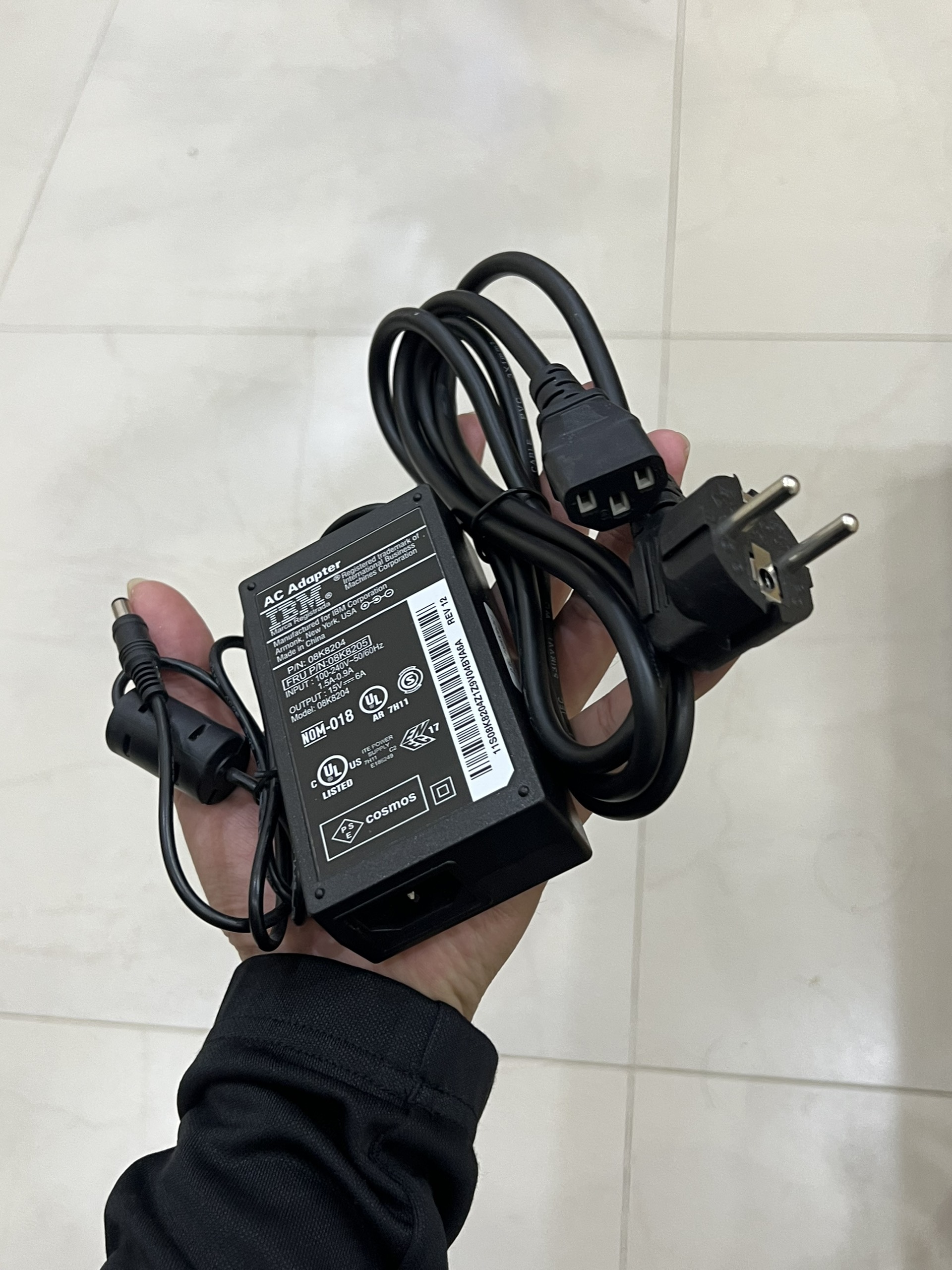 Adapter 15v 6a