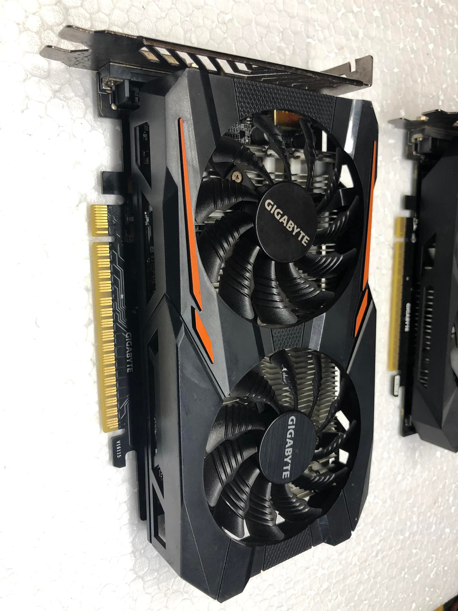 {SALE}Card màn hình VGA GIGA 1050TI 4G đã test kĩ