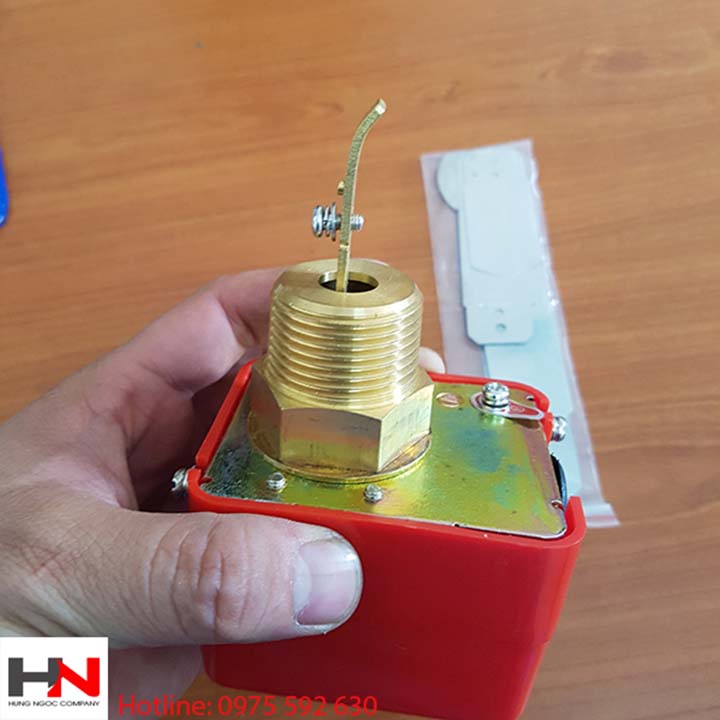 Công tắc dòng chảy DN25