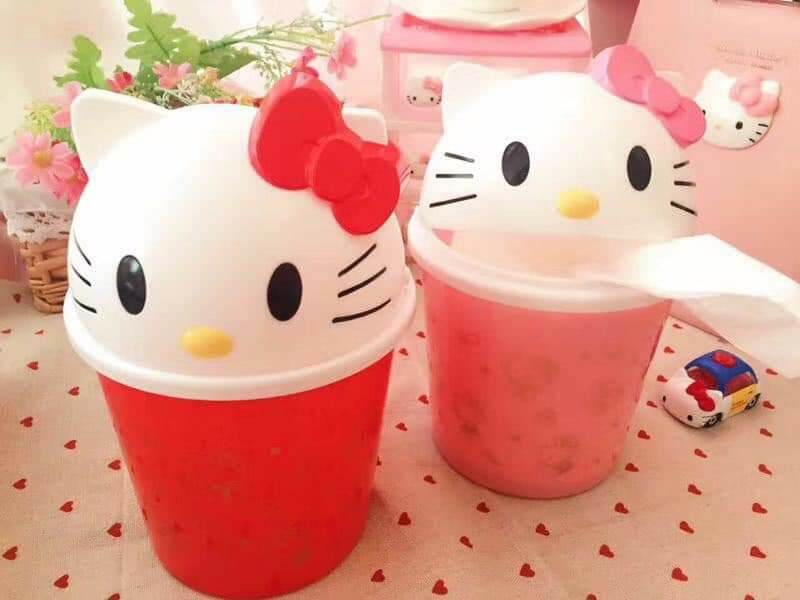 Thùng rác Hellokitty/Doraemon dễ thương để phòng học tiện lợi