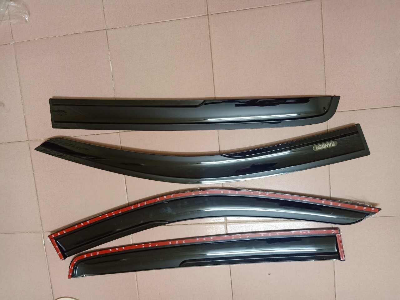 VÈ CHE MƯA XE FORD RANGER