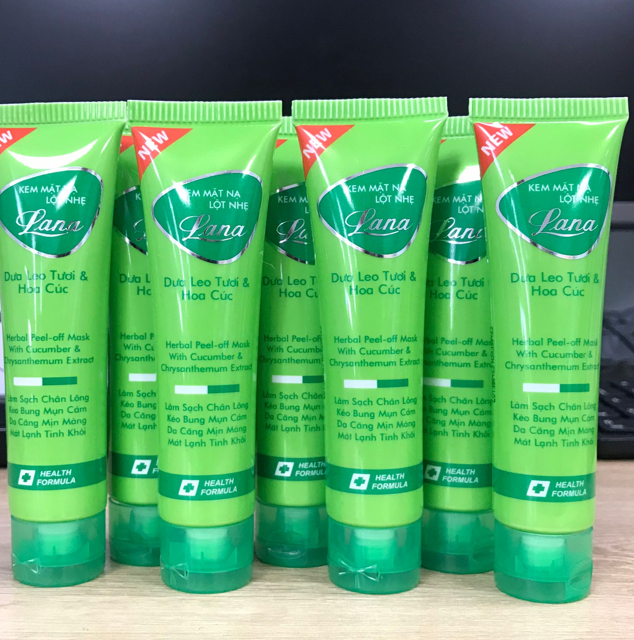 Kem lột mụn lana dưa leo tươi & hoa cúc 30g - gel lột mụn peel da