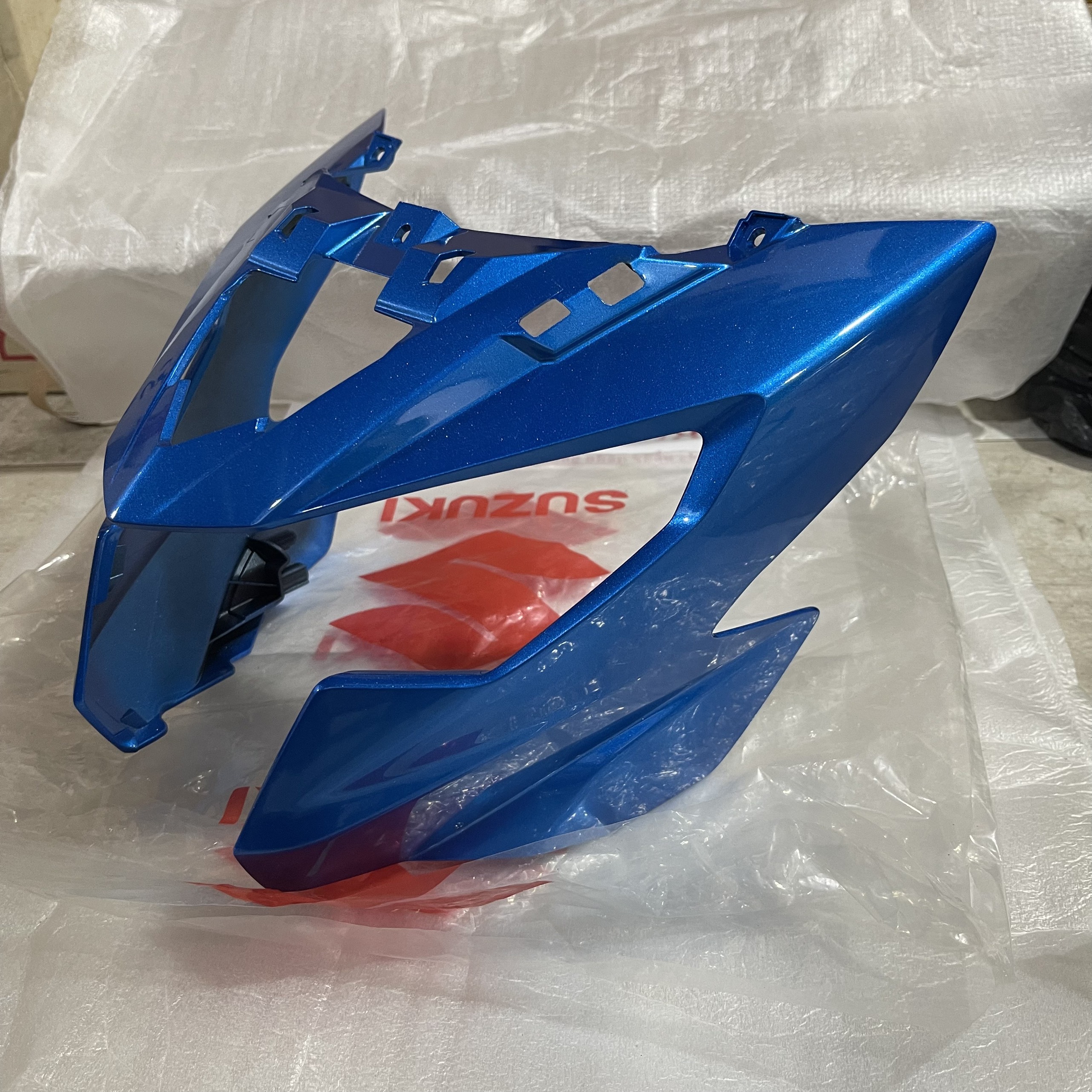 Ốp đèn pha raider fi, satria fi nhập khẩu chính hãng suzuki indonesia - pt hồng ân