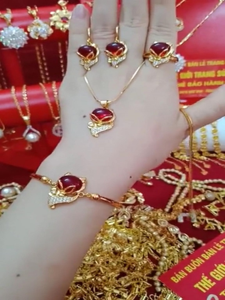 Bộ trang sức hồ ly đá đỏ