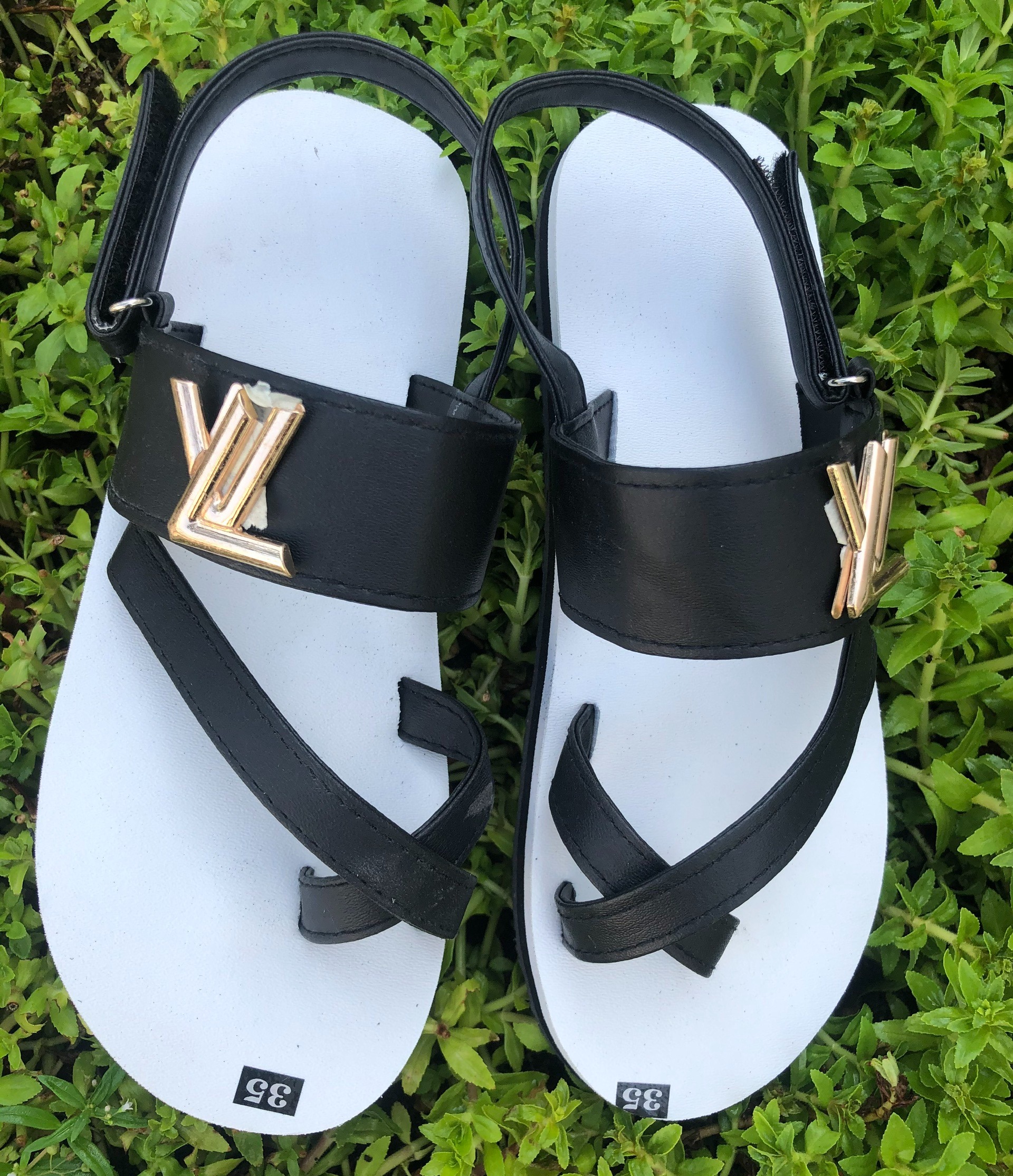 sandal chíp chíp ( sandal nam nữ đế trắng quai đen )
