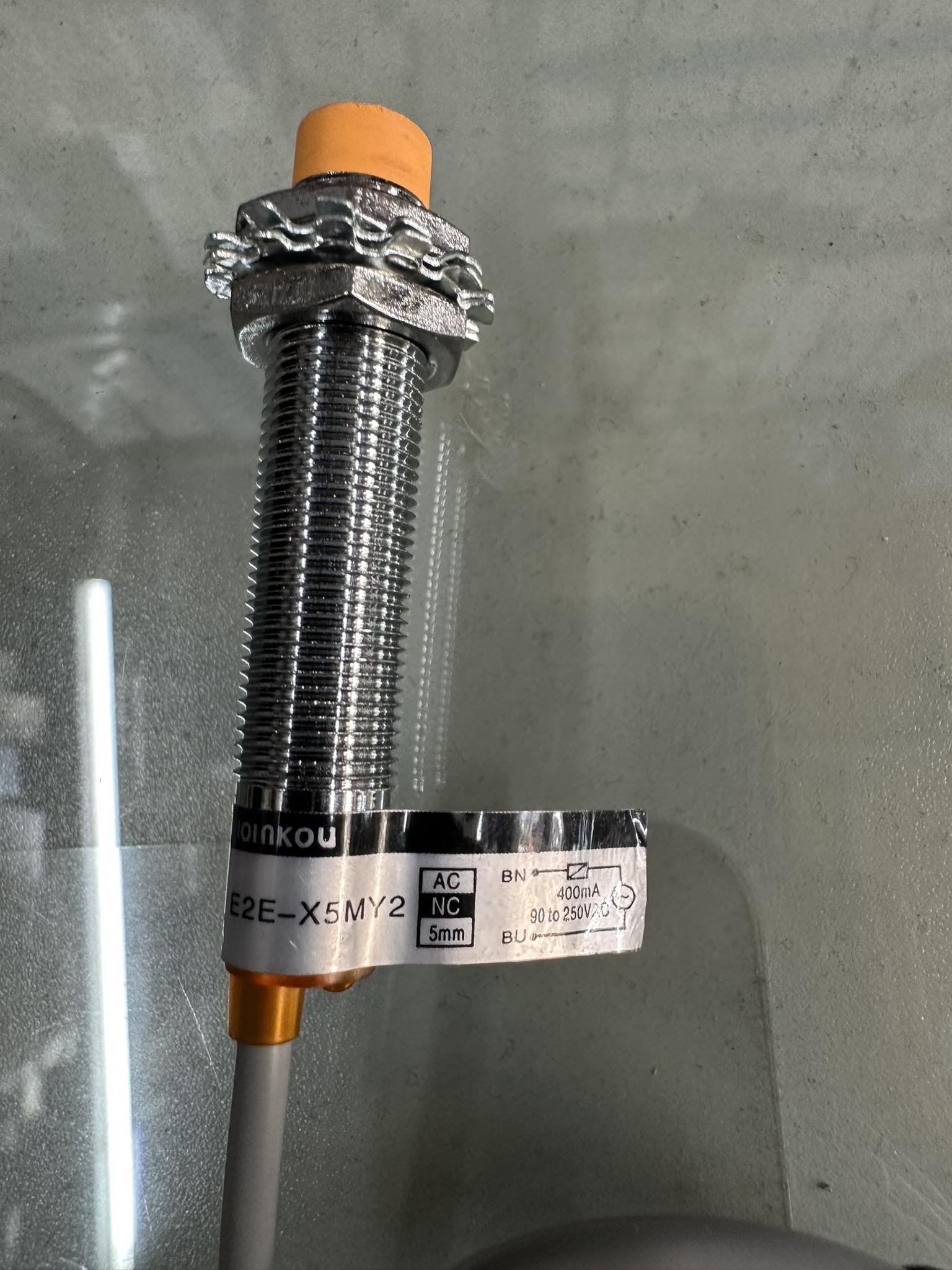 Cảm biến sắt từ phi 12 220v NC E2E-X5MY2 TBD220