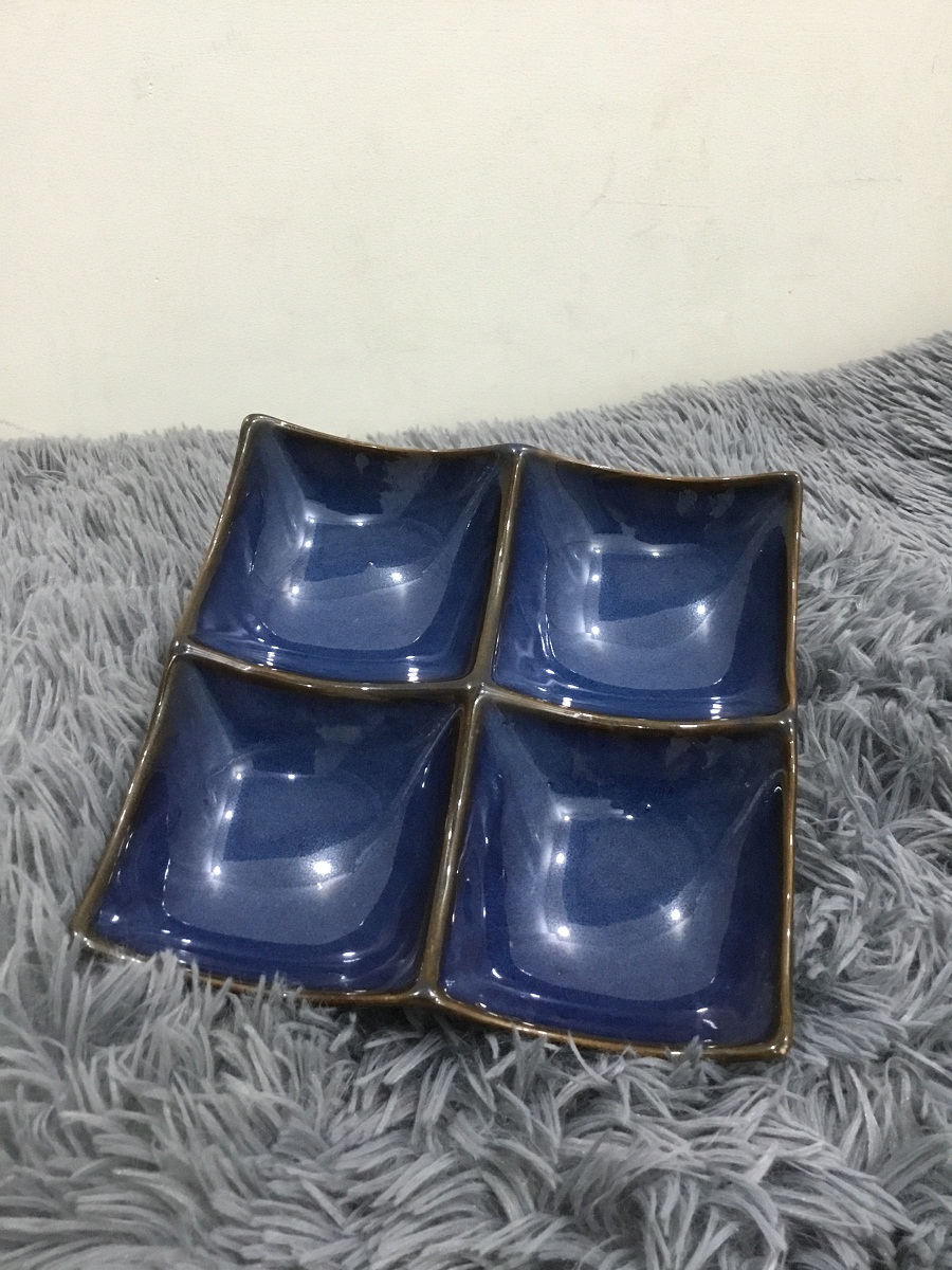 DĨA VUÔNG 4 NGĂN 18 CM - GỐM SỨ VIỆT