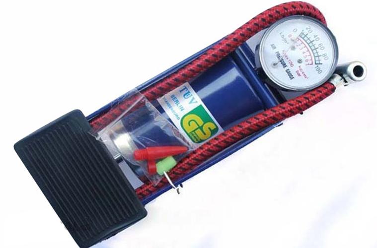 Dụng cụ bơm hơi bằng chân có đồng hồ foot pump