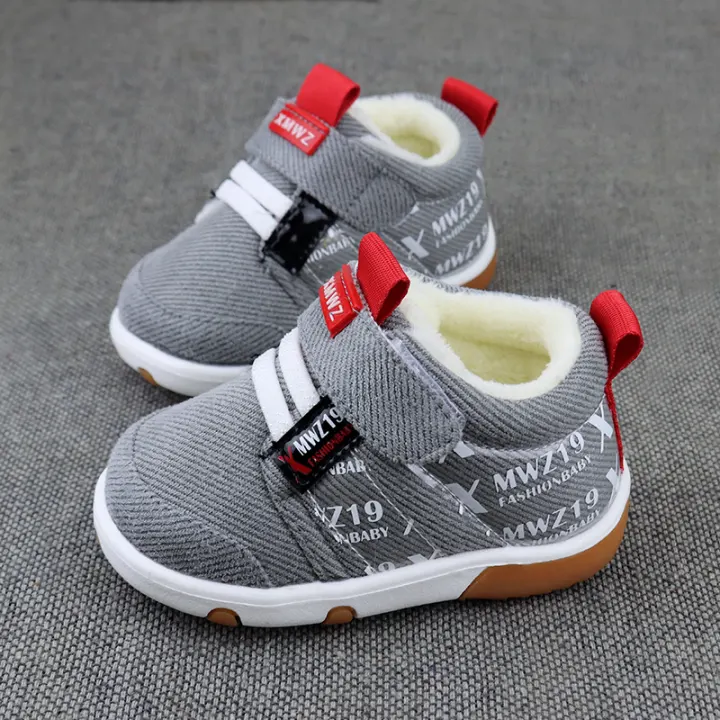 baby boy squeaky shoes