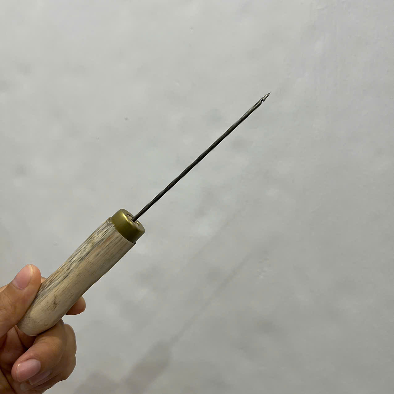 Kim móc cán gỗ đầm tay khâu giày