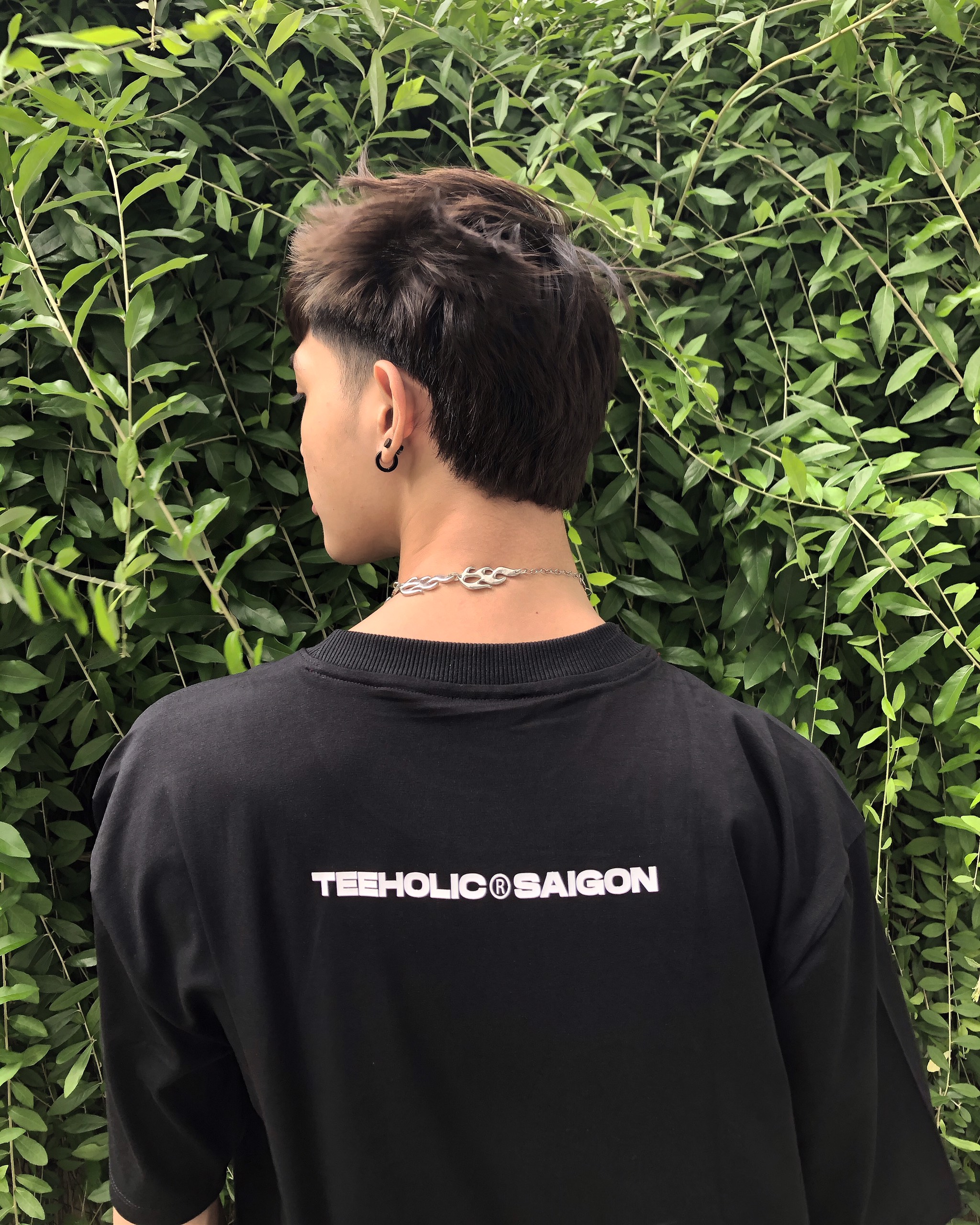 Áo Thun Nam Nữ TEEHOLIC In Chữ As Cold As Stone Màu Đen