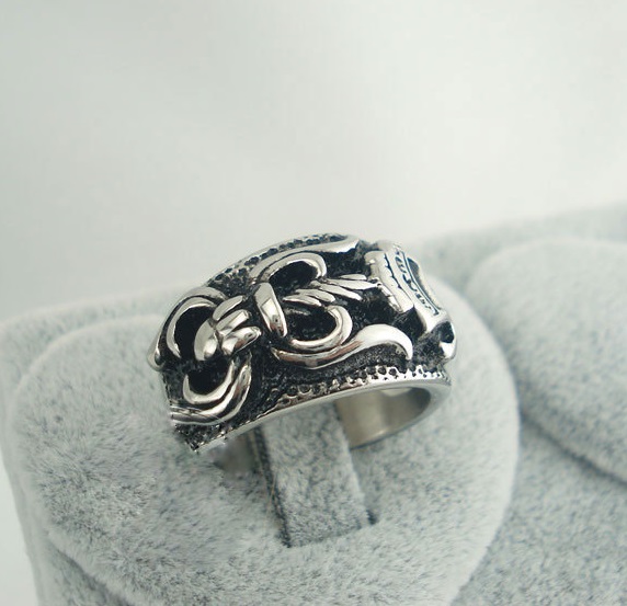 Nhẫn Chrome Heart cây kiếm