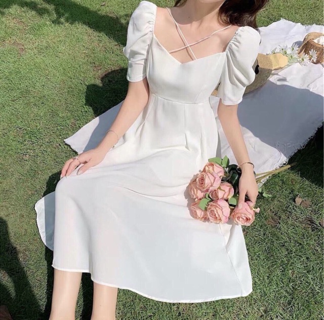 Đầm trắng chéo dây form dài