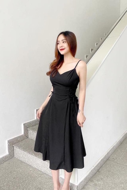 Đầm đen 2 dây đan eo