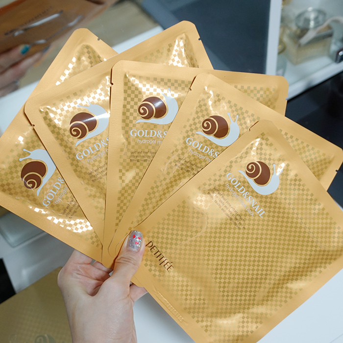 Mặt nạ mặt PETITFEE Gold & Snail - tinh chất ốc sên & vàng (date 15/9/2025)