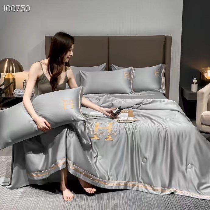 Chăn Ga Gối Lụa Chữ H