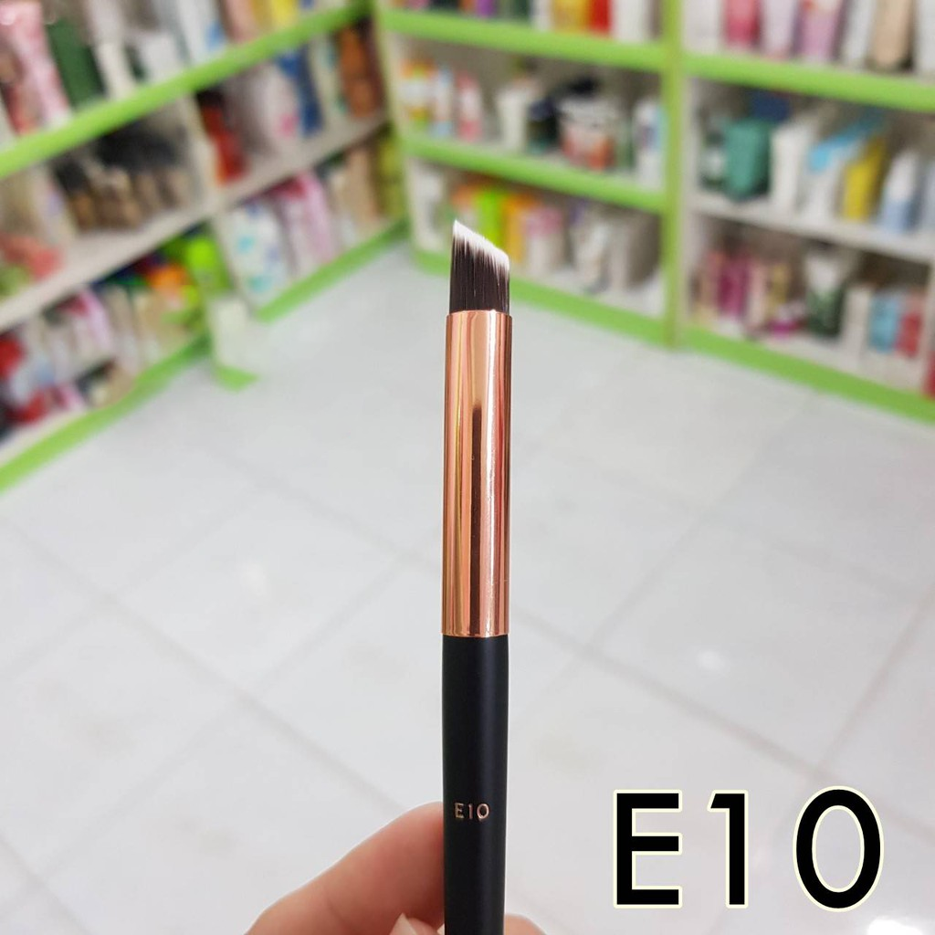 Vacosi Cọ Che Khuyết Điểm Vùng Mắt Highlight Diffuser Brush E10