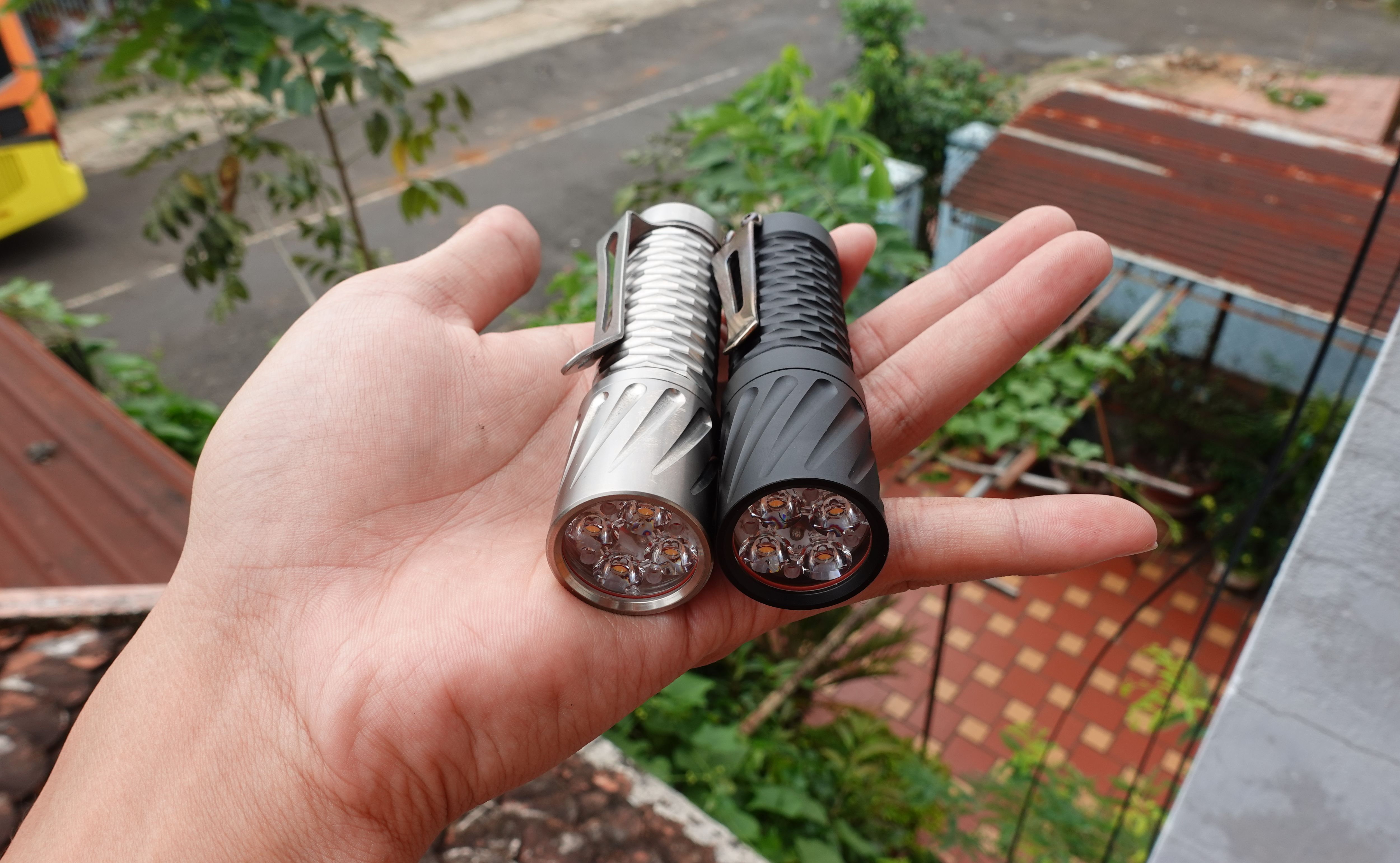 Đèn pin Maeerxu DF01 21700 Titanium