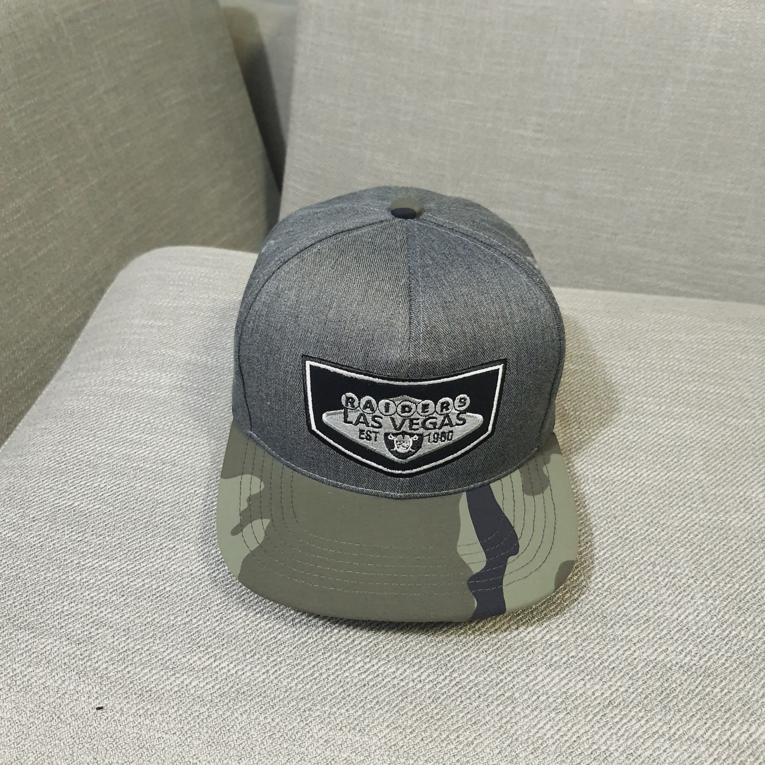 Snapback Las Vegas vành họa tiết rằn ri độc đáo