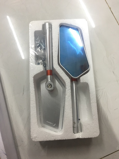 Kính iPhone xéo Rizoma