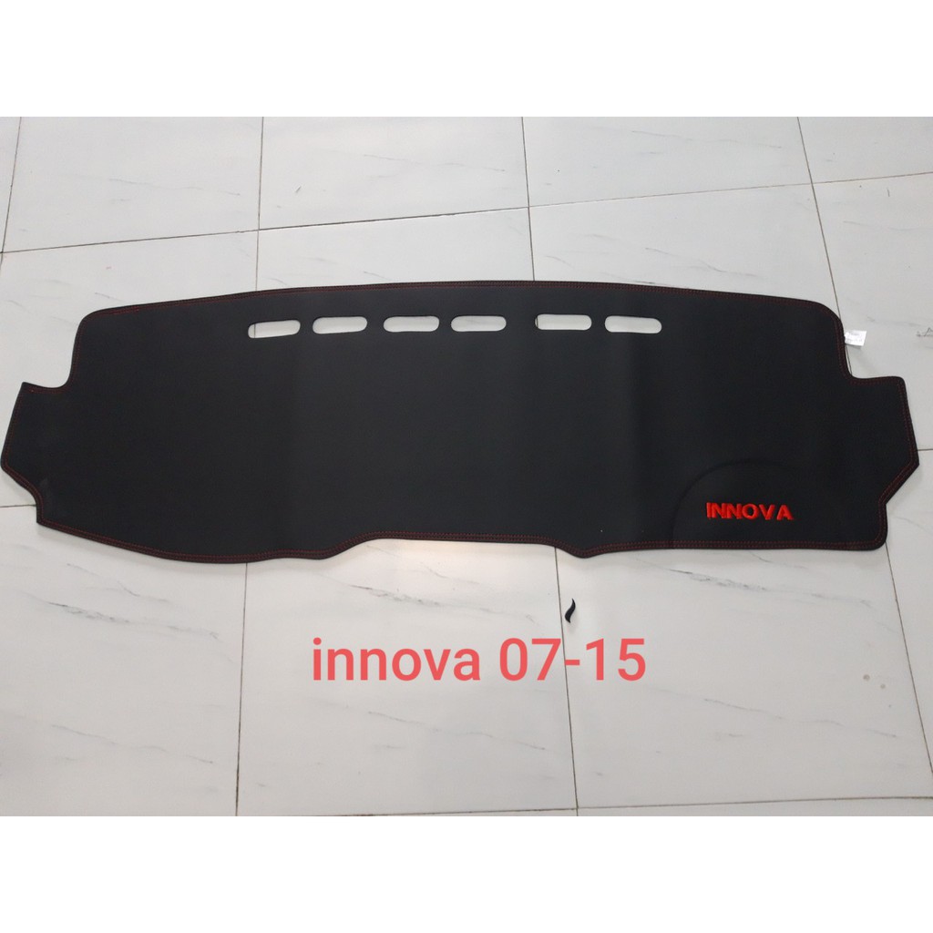 Thảm chống nóng taplo xe Toyota Innova 2007 - 2015 da carbon cao cấp