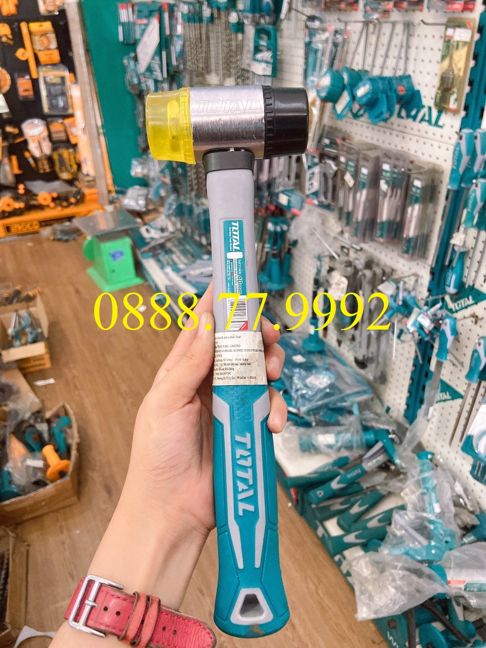 Búa 2 đầu nhựa và cao su TOTAL THT77406 đường kính đầu búa 40mm, búa đa năng cán búa bằng nhựa ABS đặt siêu bền chắc