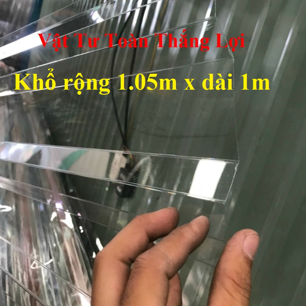 ( Khổ rộng 1.05m x dài 1m) Tôn nhựa lấy ánh sáng Poly màu trong suốt