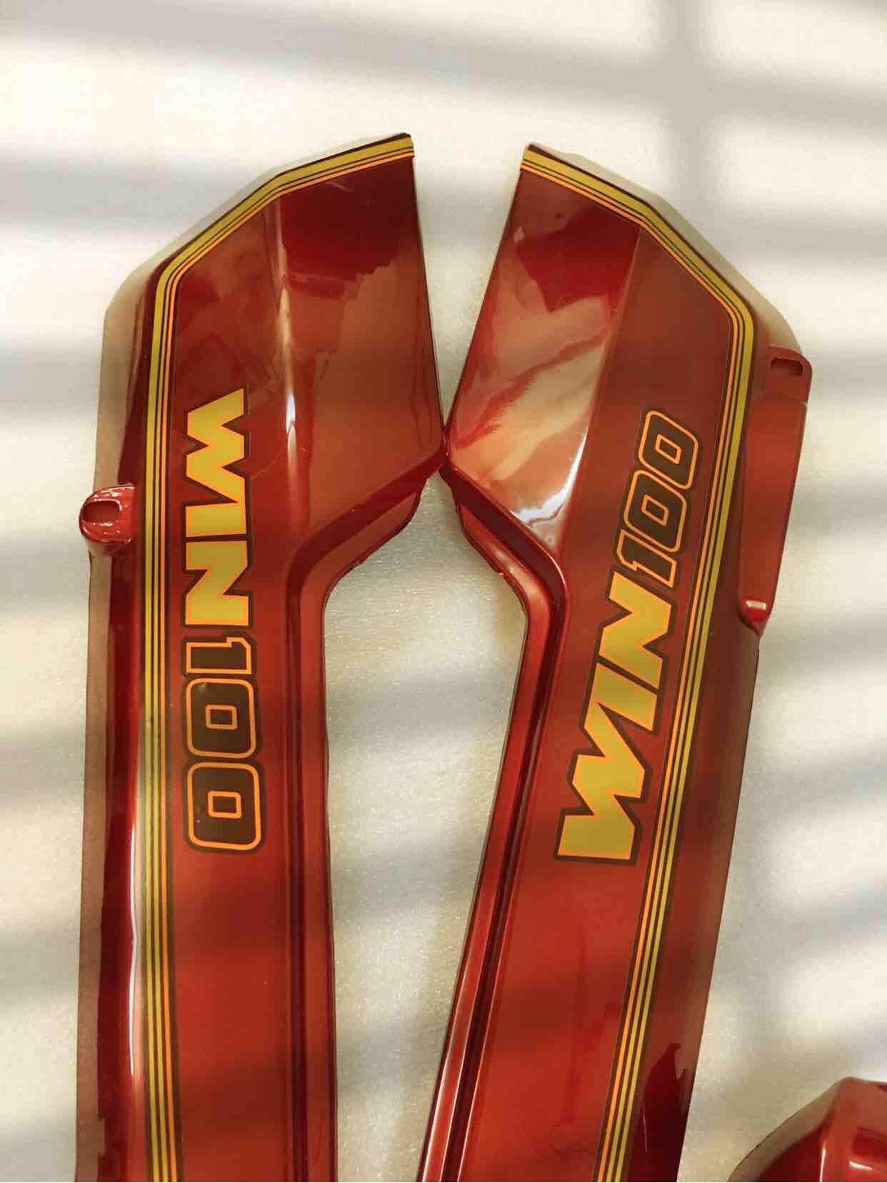 [HCM]Bộ áo win lớn nhỏ màu đỏ có tem