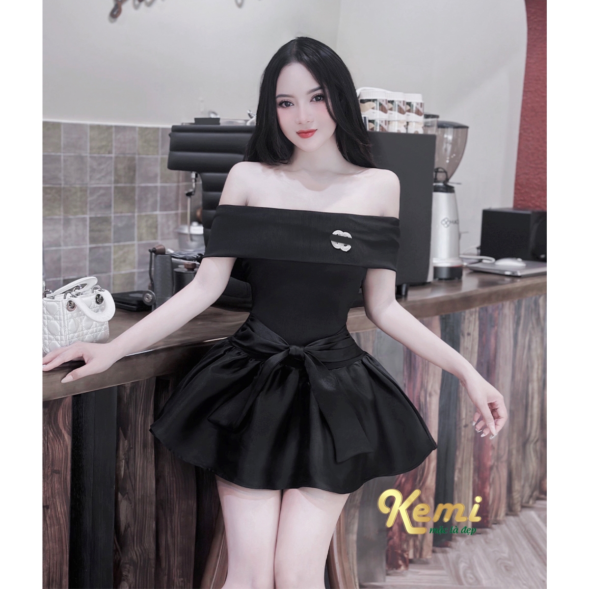 Váy trễ vai thắt nơ eo kèm tag đầm bồng xòe xếp ly dáng tiểu thư Kemi mặc dự tiệc nổi bật sang chảnh