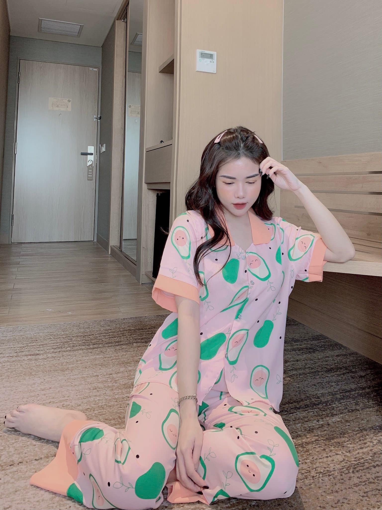 Bộ cộc tay quần dài lụa Mango cao cấp cổ sen