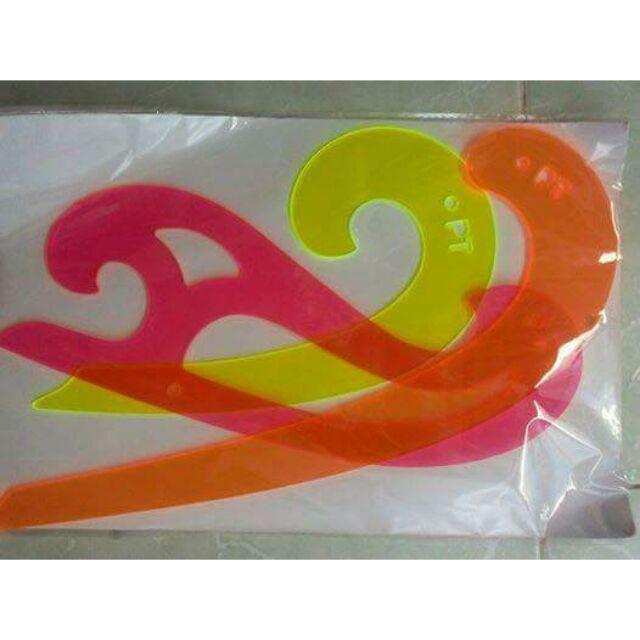 Bộ 3 Cây Thước Đánh Cong Cắt May, 3 Màu, Chất Liệu Mica Trong Suốt Đẹp Mắt Độ Bền Cao